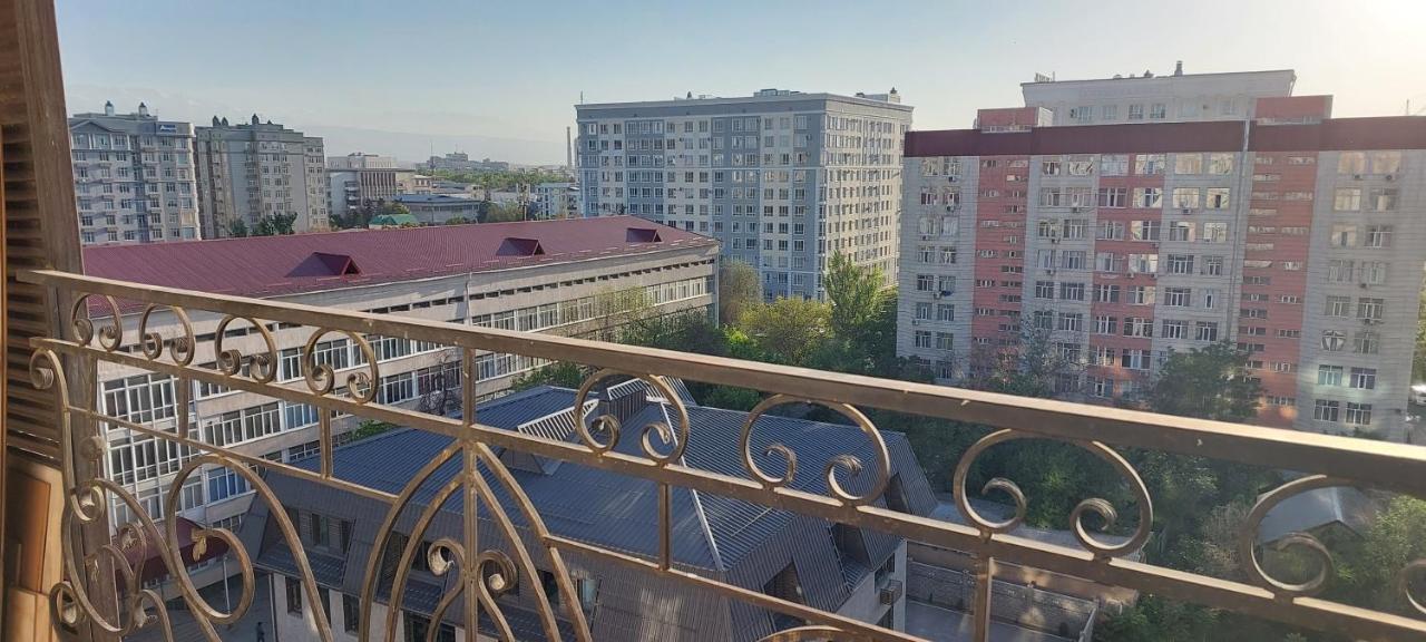 White Apartment With Panoramic View In The Center Biszkek Zewnętrze zdjęcie